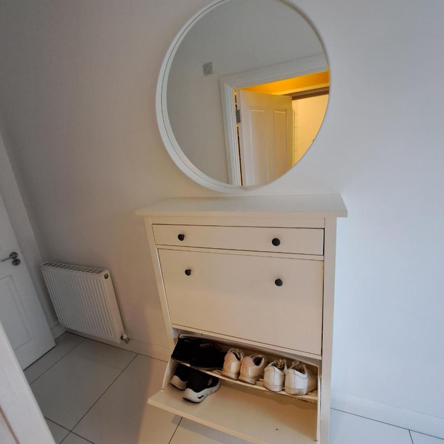Gasthof Lovely And Modern Groundfloor 1 Single Bedroom With Netflix, Tea/coffee/biscuits Bristol