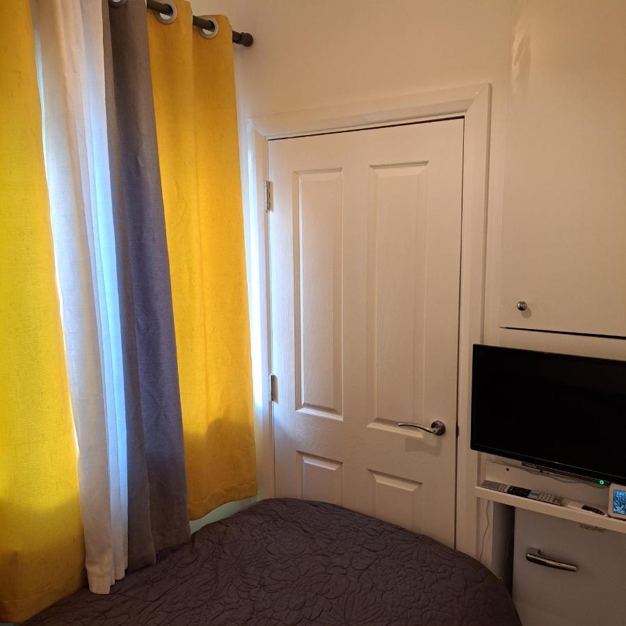 Gasthof Lovely And Modern Groundfloor 1 Single Bedroom With Netflix, Tea/coffee/biscuits *